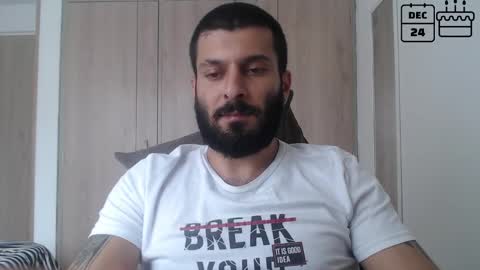 Snapshot of masterofinfatuation chatting on December 17, 4:22 pm   online show from December 17, 4:22 pm