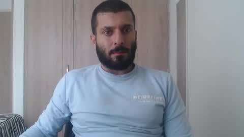 Snapshot of masterofinfatuation chatting on December 10, 12:27 pm   online show from December 10, 12:27 pm