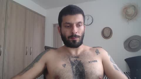 Snapshot of masterofinfatuation chatting on January 14, 8:59 pm   online show from January 14, 8:59 pm