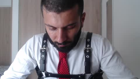 Snapshot of masterofinfatuation chatting on December 3, 4:28 pm   online show from December 3, 4:28 pm