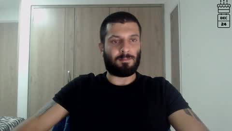 Snapshot of masterofinfatuation chatting on December 15, 1:13 am   online show from December 15, 1:13 am