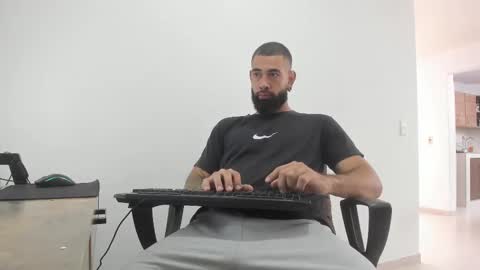 Snapshot of matheusbeard2 chatting on March 6, 3:45 pm Matheus     online show from March 6, 3:45 pm