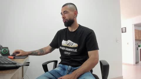 Matheus     online show from November 25, 9:17 pm