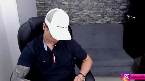 Mathew Independent model online show from February 13, 5:33 pm