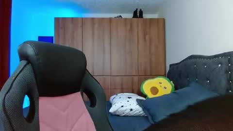 mathewhot3 online show from November 19, 4:01 am