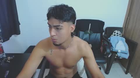 Snapshot of matias_bianco01 chatting on March 11, 5:13 pm matias online show from March 11, 5:13 pm