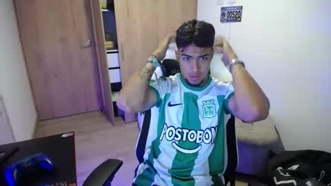 Snapshot of matias_bianco01 chatting on September 14, 3:08 am matias online show from September 14, 3:08 am