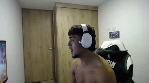 Snapshot of matias_bianco01 chatting on October 29, 6:16 am matias online show from October 29, 6:16 am