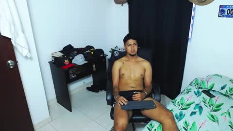 Snapshot of matias_bianco01 chatting on January 5, 10:29 pm matias online show from January 5, 10:29 pm