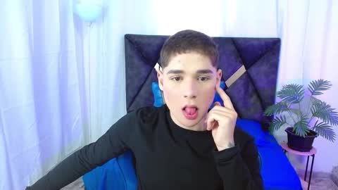 Snapshot of matiii18 chatting on October 25, 1:57 pm Mati online show from October 25, 1:57 pm