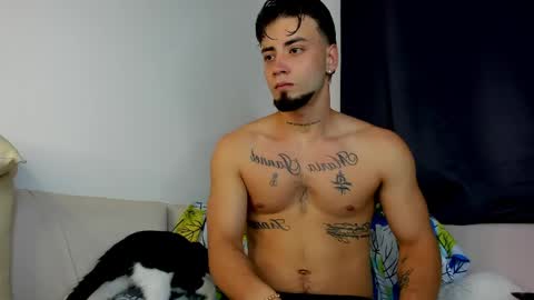 mattdevon7 online show from May 2, 2:47 am