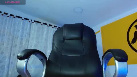 Snapshot of matthewboy_ chatting on February 11, 3:50 am MatthewBoy online show from February 11, 3:50 am