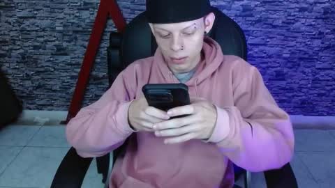 Snapshot of matthewboy_ chatting on March 9, 12:31 pm MatthewBoy online show from March 9, 12:31 pm