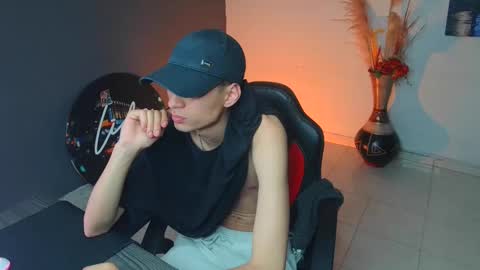 mattias     online show from December 19, 12:24 am