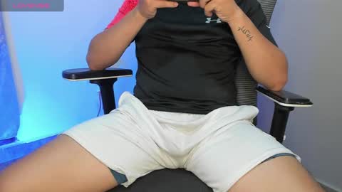 Snapshot of mattiwsmorris_ chatting on February 25, 3:42 am mattiwsmorris_ online show from February 25, 3:42 am