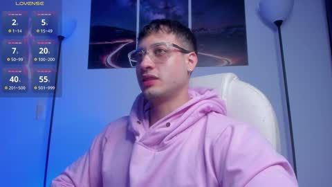 Snapshot of mattsaill_ chatting on October 25, 2:46 am mattsaill_ online show from October 25, 2:46 am