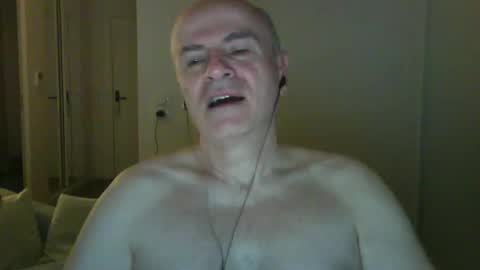 maturehotman online show from February 8, 6:54 am