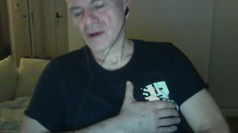 maturehotman online show from February 15, 6:44 am