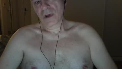 maturehotman online show from March 10, 5:00 am