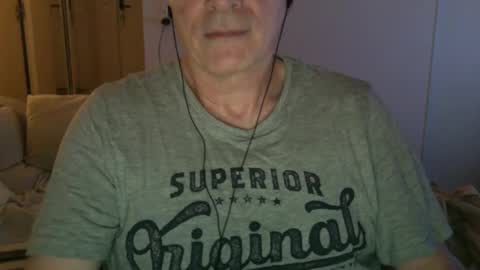 maturehotman online show from January 6, 7:45 pm