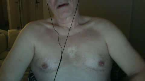 maturehotman online show from January 7, 6:17 am