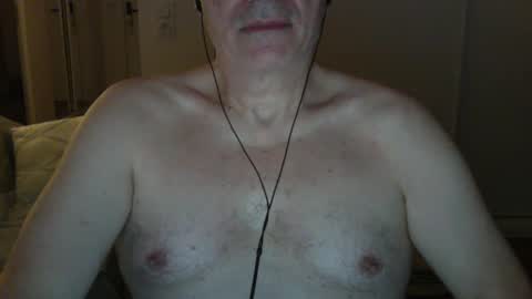 maturehotman online show from December 8, 7:15 am