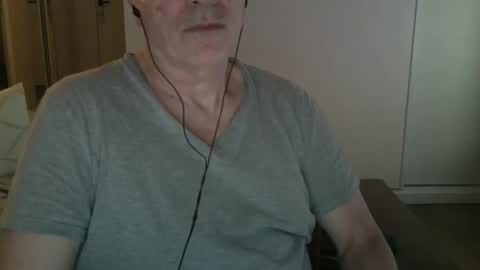 maturehotman online show from March 6, 7:54 pm