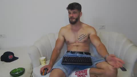 mauro_real_man online show from June 25, 7:40 pm