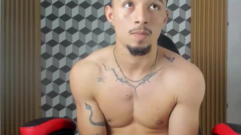 max_jowel online show from November 18, 8:45 pm