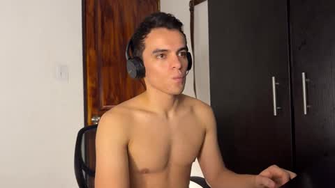 Max Lancaster online show from December 26, 12:14 am