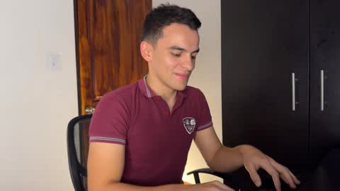 Max Lancaster online show from December 3, 12:00 am