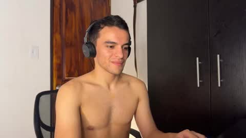 Max Lancaster online show from December 16, 12:04 am