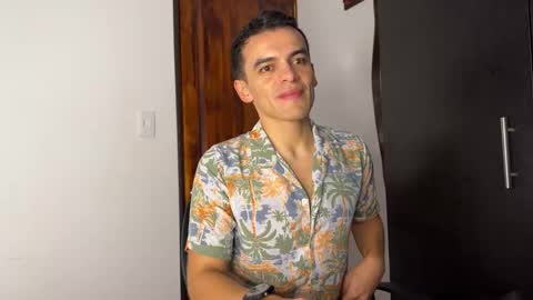 Max Lancaster online show from December 7, 2:09 am