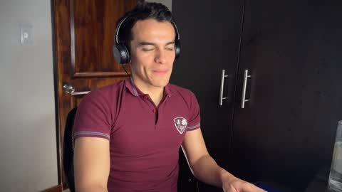 Max Lancaster online show from February 11, 12:17 am