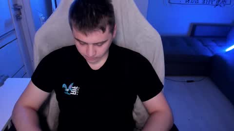 Max online show from February 14, 7:09 pm