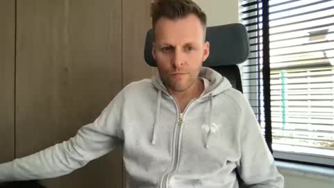 Max take off clothes online show from March 16, 1:26 pm