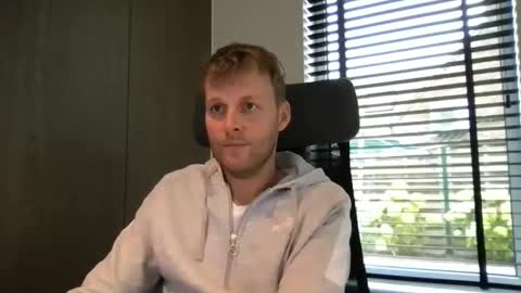 Max take off clothes online show from October 7, 8:40 am