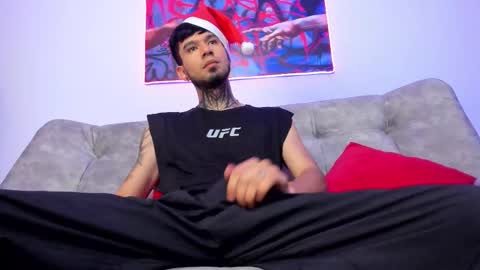 Max online show from December 15, 1:08 pm