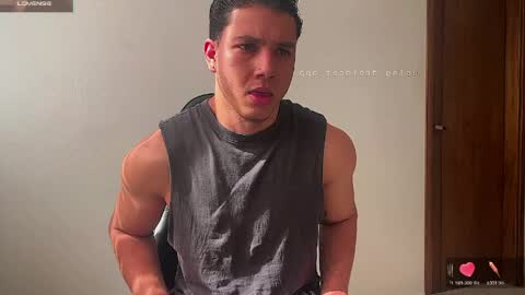max_valiant1 online show from May 26, 1:51 pm