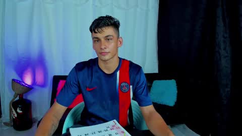 Snapshot of max_wild01 chatting on March 11, 4:51 pm MAX     online show from March 11, 4:51 pm