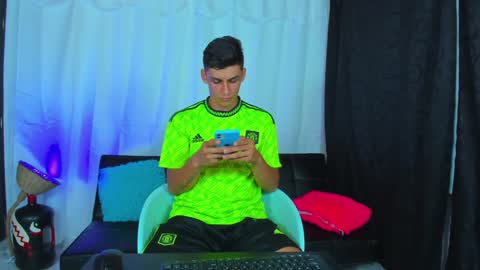 Snapshot of max_wild01 chatting on January 27, 7:14 am MAX     online show from January 27, 7:14 am