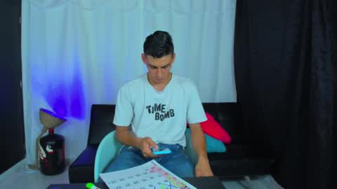 Snapshot of max_wild01 chatting on March 10, 6:05 am MAX     online show from March 10, 6:05 am