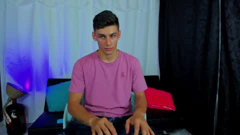 Snapshot of max_wild01 chatting on January 25, 10:18 pm MAX     online show from January 25, 10:18 pm