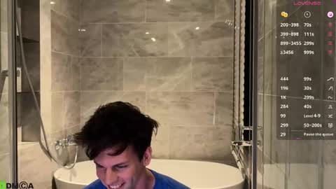 Max online show from October 3, 8:14 pm