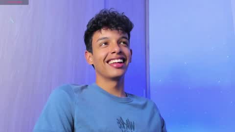 Max  online show from March 28, 1:06 am