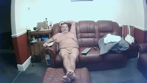 MAX online show from October 7, 12:04 am