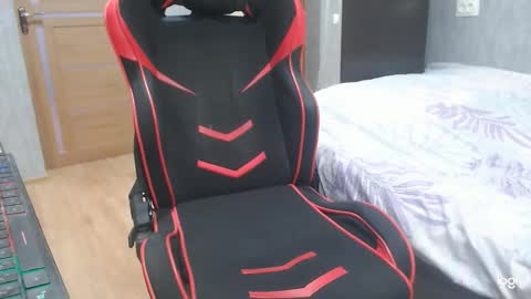 Snapshot of maximus3334 chatting on October 3, 11:26 am maximus3334 online show from October 3, 11:26 am