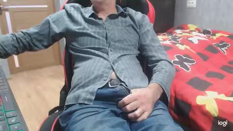 Snapshot of maximus3334 chatting on October 23, 10:29 am maximus3334 online show from October 23, 10:29 am