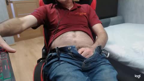 Snapshot of maximus3334 chatting on September 25, 11:20 am maximus3334 online show from September 25, 11:20 am