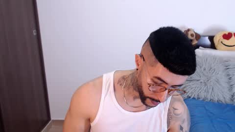 Independent Model online show from January 12, 11:58 pm